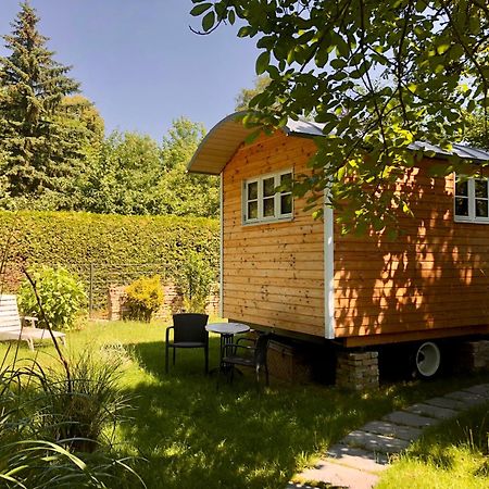 Zirkuswagen Mit Outdoor Whirlpool Und Garten Petershagen-Eggersdorf Buitenkant foto