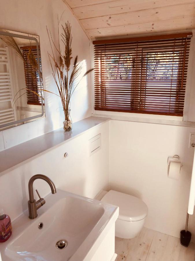 Zirkuswagen Mit Outdoor Whirlpool Und Garten Petershagen-Eggersdorf Buitenkant foto