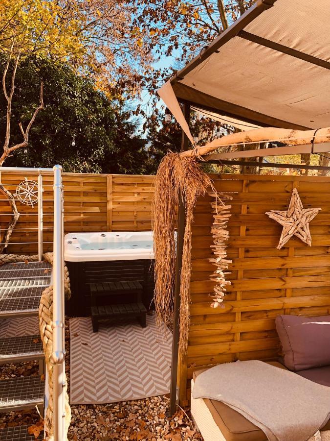 Zirkuswagen Mit Outdoor Whirlpool Und Garten Petershagen-Eggersdorf Buitenkant foto