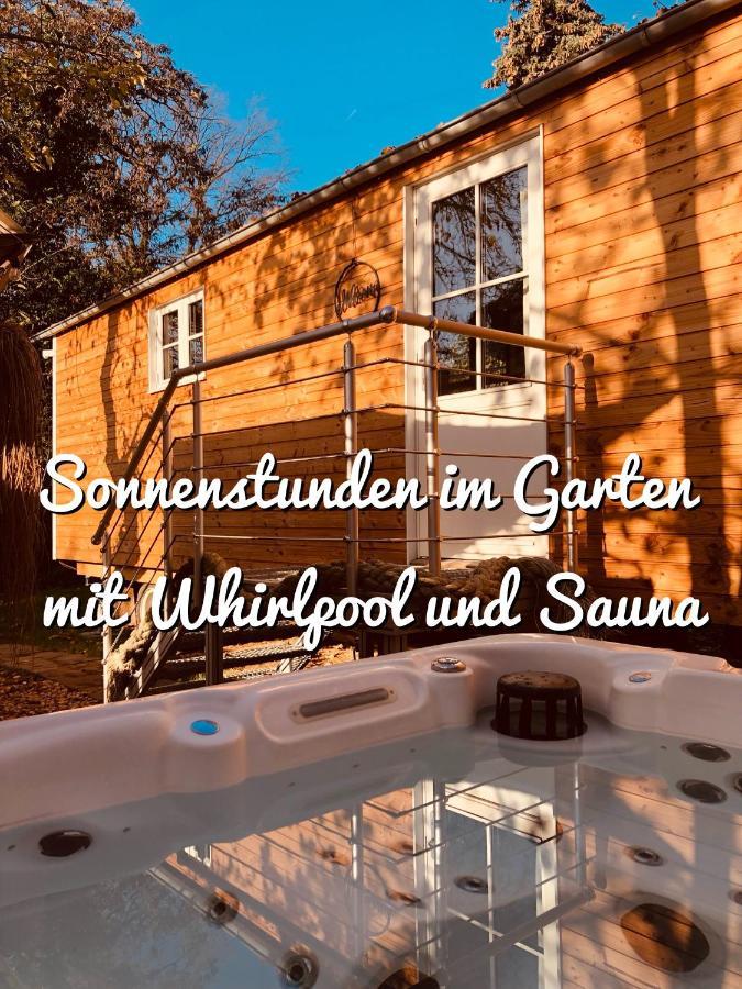 Zirkuswagen Mit Outdoor Whirlpool Und Garten Petershagen-Eggersdorf Buitenkant foto