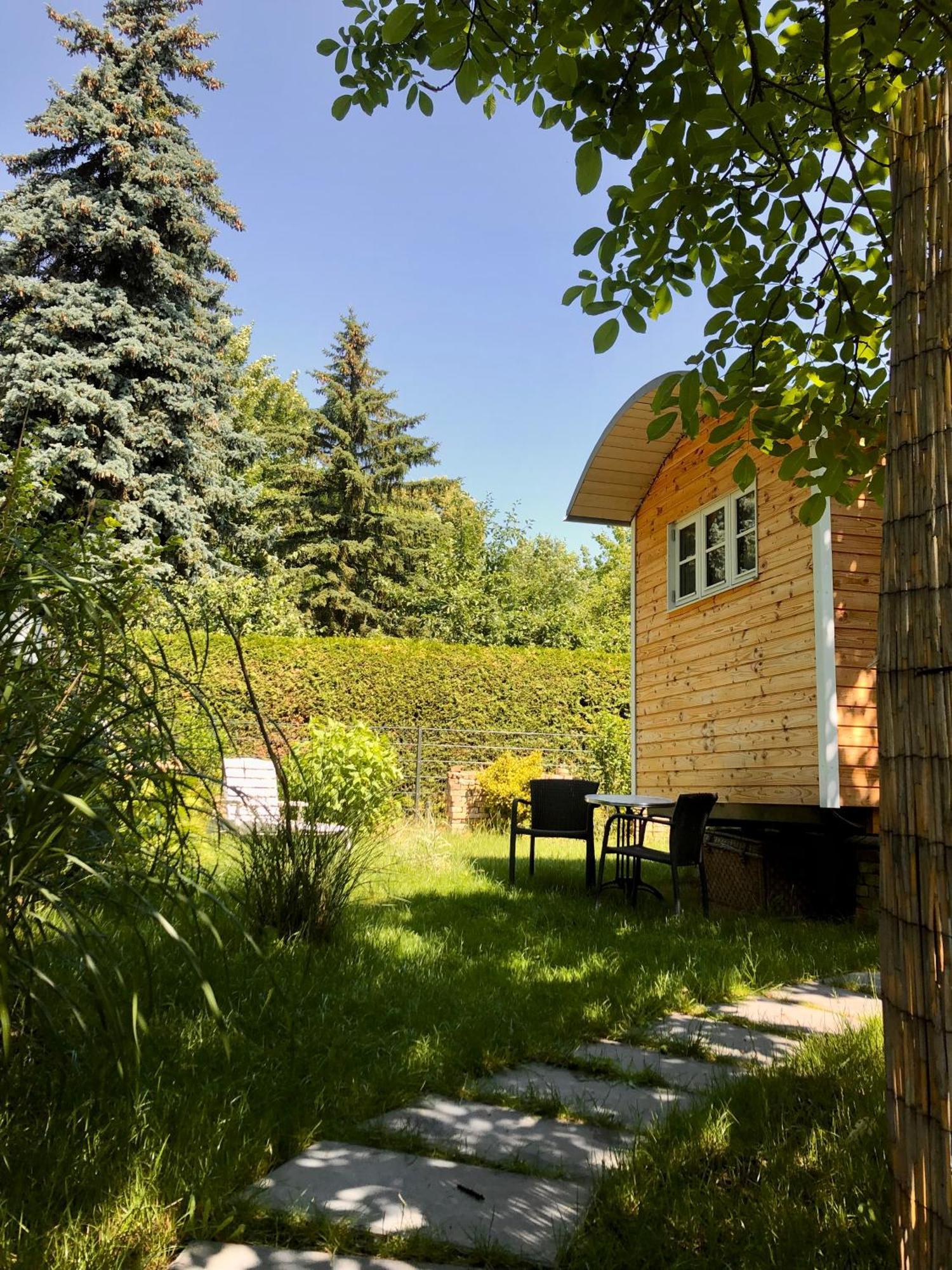 Zirkuswagen Mit Outdoor Whirlpool Und Garten Petershagen-Eggersdorf Buitenkant foto