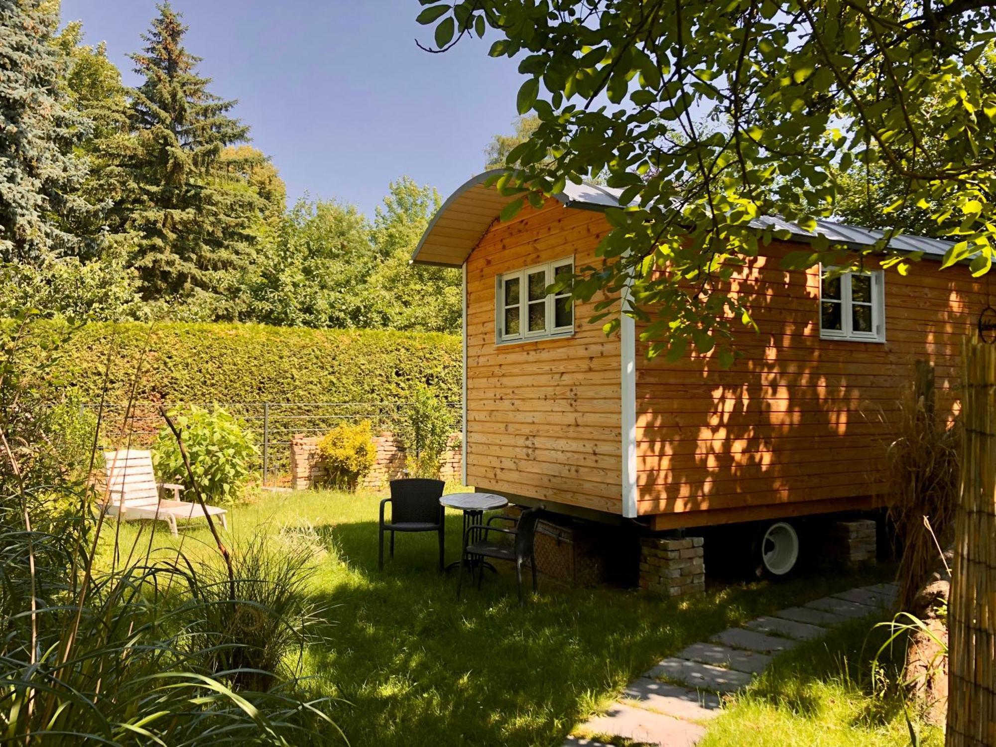 Zirkuswagen Mit Outdoor Whirlpool Und Garten Petershagen-Eggersdorf Buitenkant foto